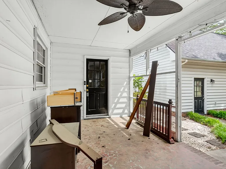 636 N Wilkinson Dr — Photo 35