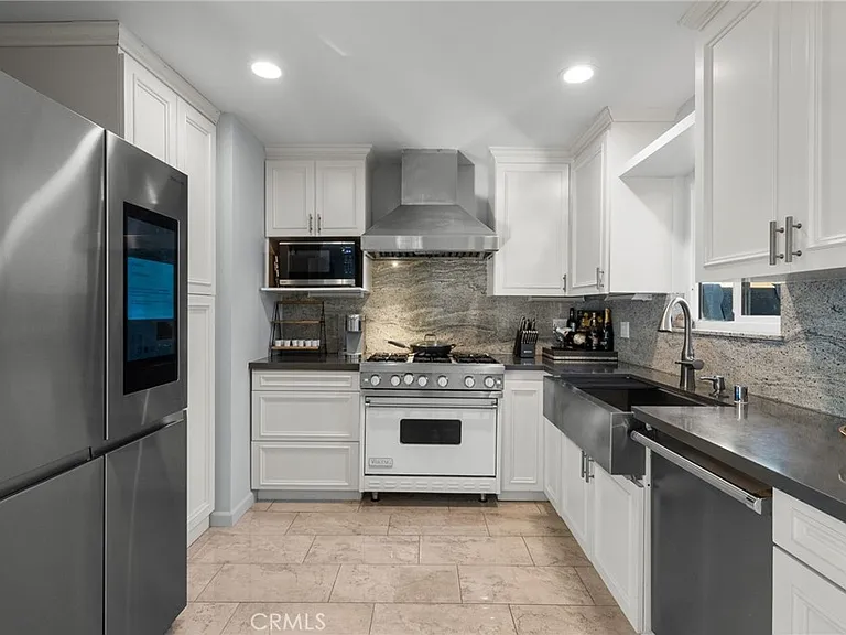 4700 Topanga Canyon Blvd — Photo 7