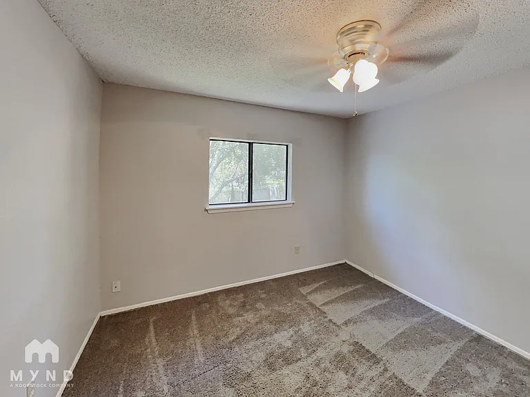 4714 Crested Rock Dr — Photo 20