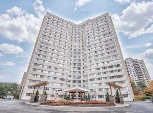 3695 Kaneff Cres #1202, Mississauga, ON L5A4B6