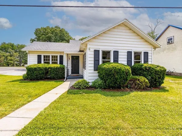 215 Brookville St, West College Corner, IN 47003