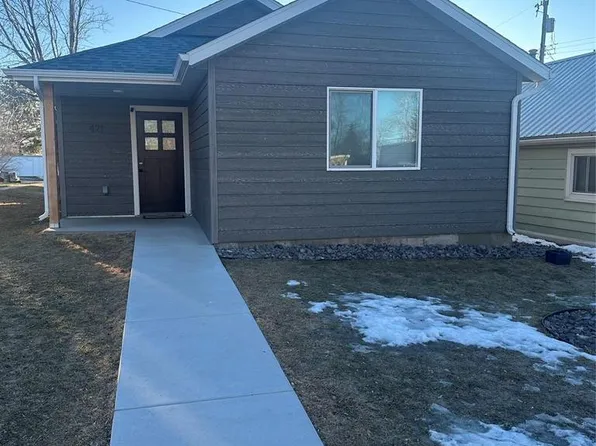 421 17th St NE, Black Eagle, MT 59414