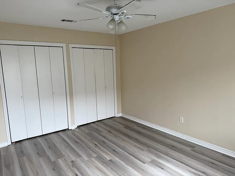 722 Vouray Dr — Photo 8