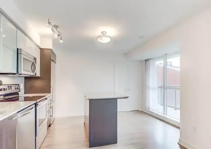 775 King St W #202 — Photo 11