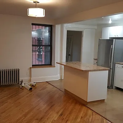 Rented by Rapid Realty Cobble Hill | media 38