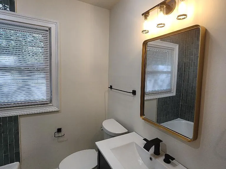 302 Kelso Dr SW — Photo 17