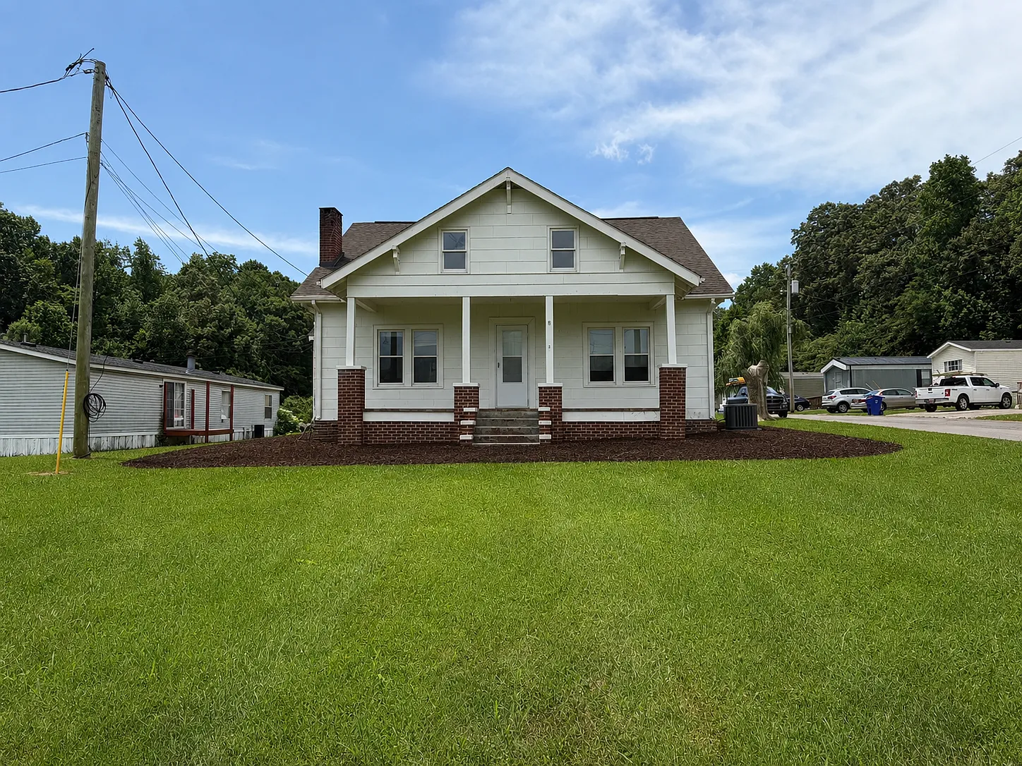 6 bed, 2.5 bath, $2,500 — Photo 1