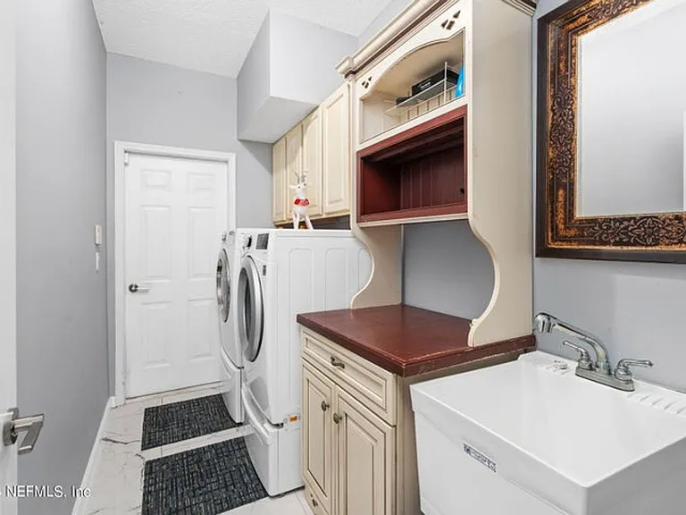 425 Oak Pond Dr — Photo 38
