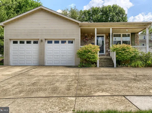 41 Woodmyre Ln, Enola, PA 17025