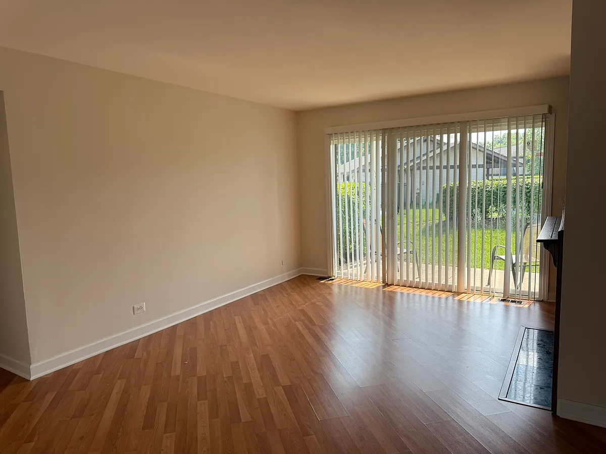 Building Photo - 324 Oak Meadow Ct #D