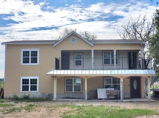 4315 Sandy Hills Rd, Elmendorf, TX 78112