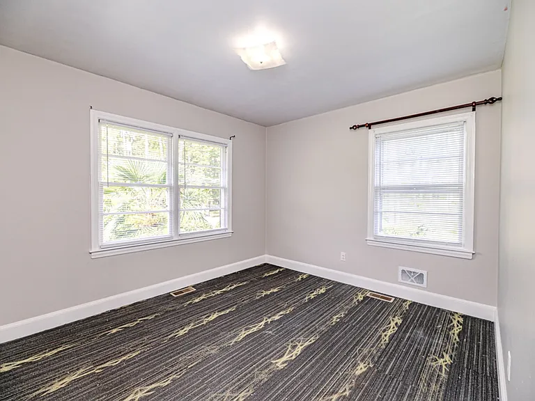 310 Park Ave — Photo 27