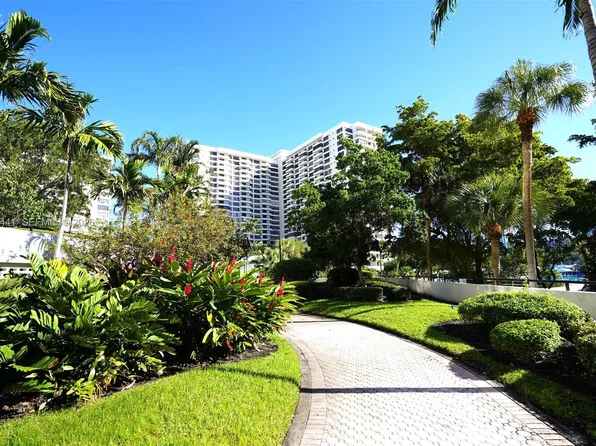 600 Three Islands Blvd, Hallandale, FL