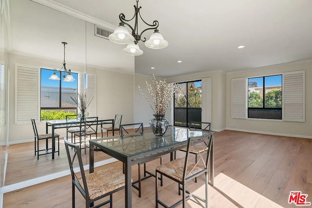 2 bed, 2.0 bath, 1608 sqft, $4,700 — Photo 4