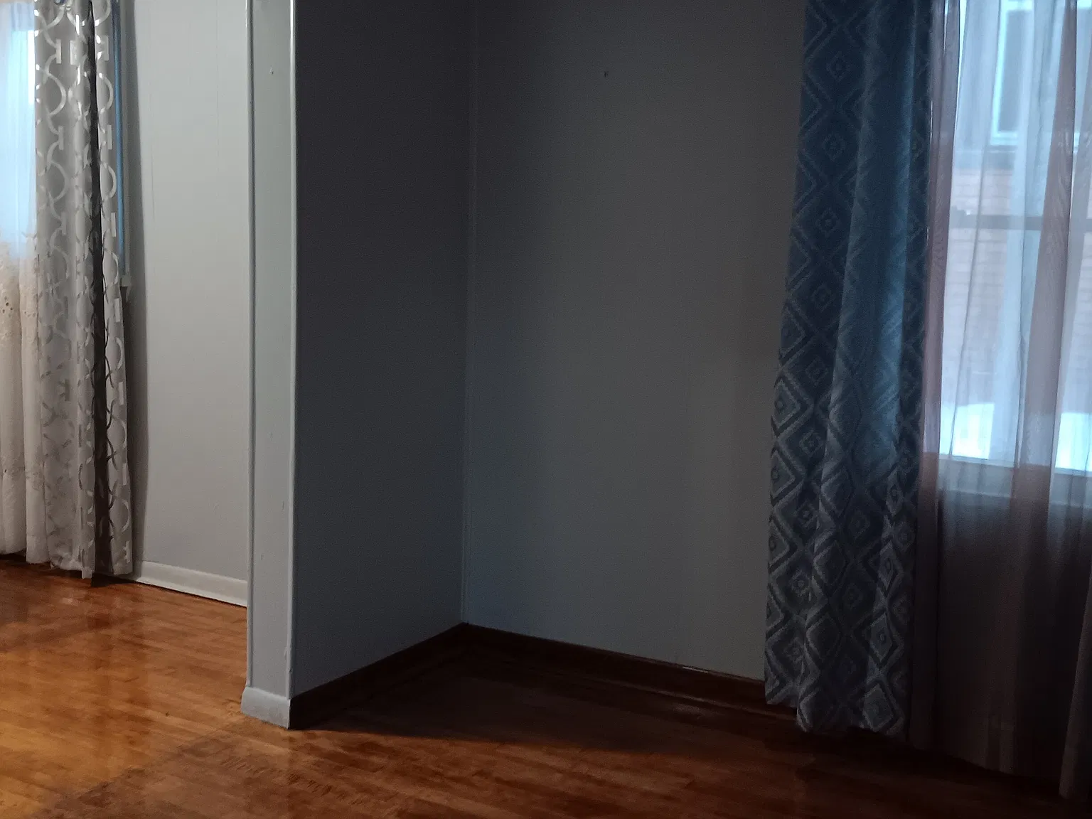 3 bed, 1100 sqft, $1,200 — Photo 3