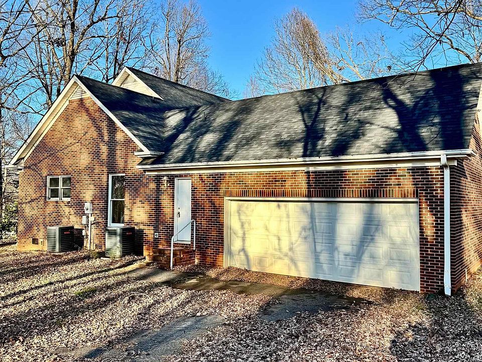2nd image of 25 Fowler Rd