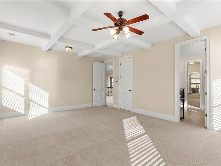 591 Heywood St — Photo 10