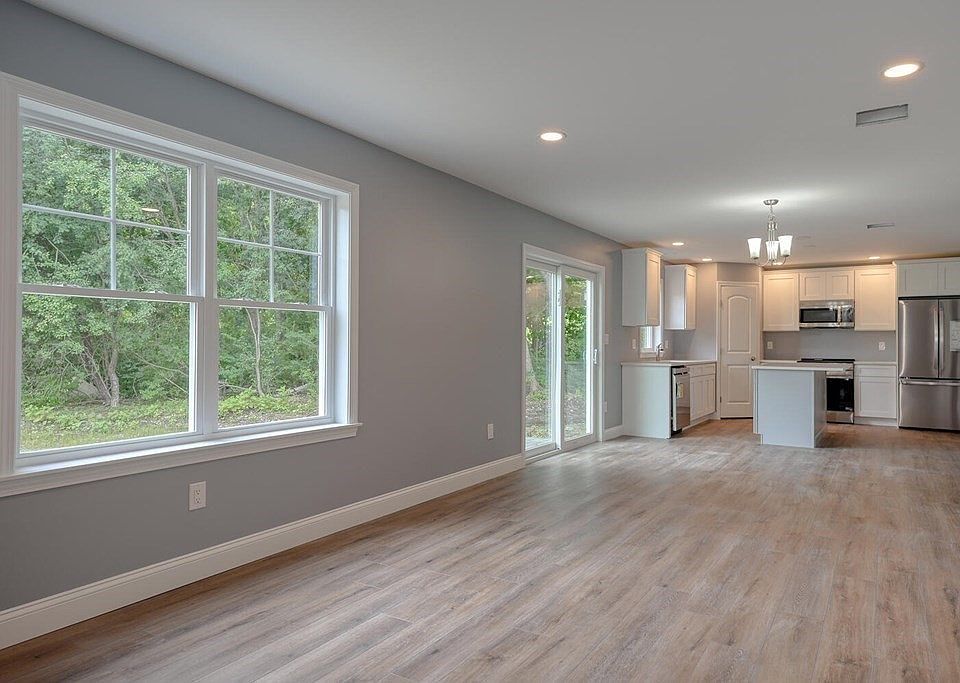 458 Main St Groton, MA Zillow Apartments for Rent in Groton