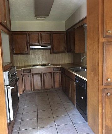 2nd image of 1405 Christy Ave