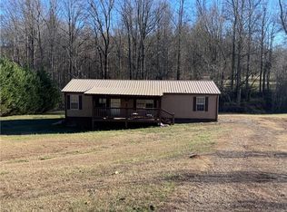 196 Westmoreland Meadows Dr, Cleveland, GA 30528