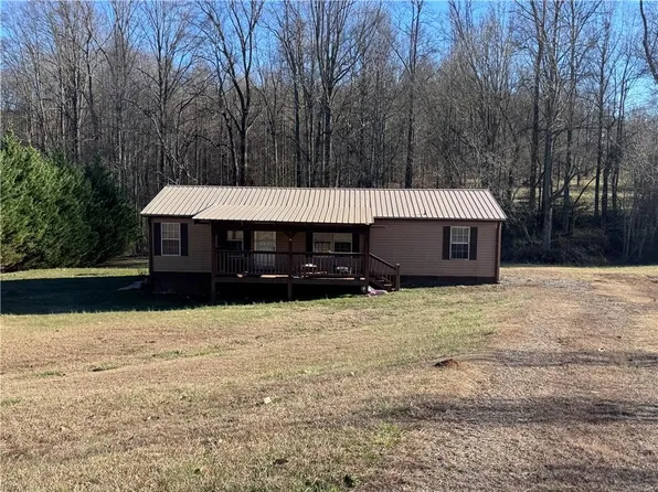 196 Westmoreland Meadows Dr, Cleveland, GA 30528
