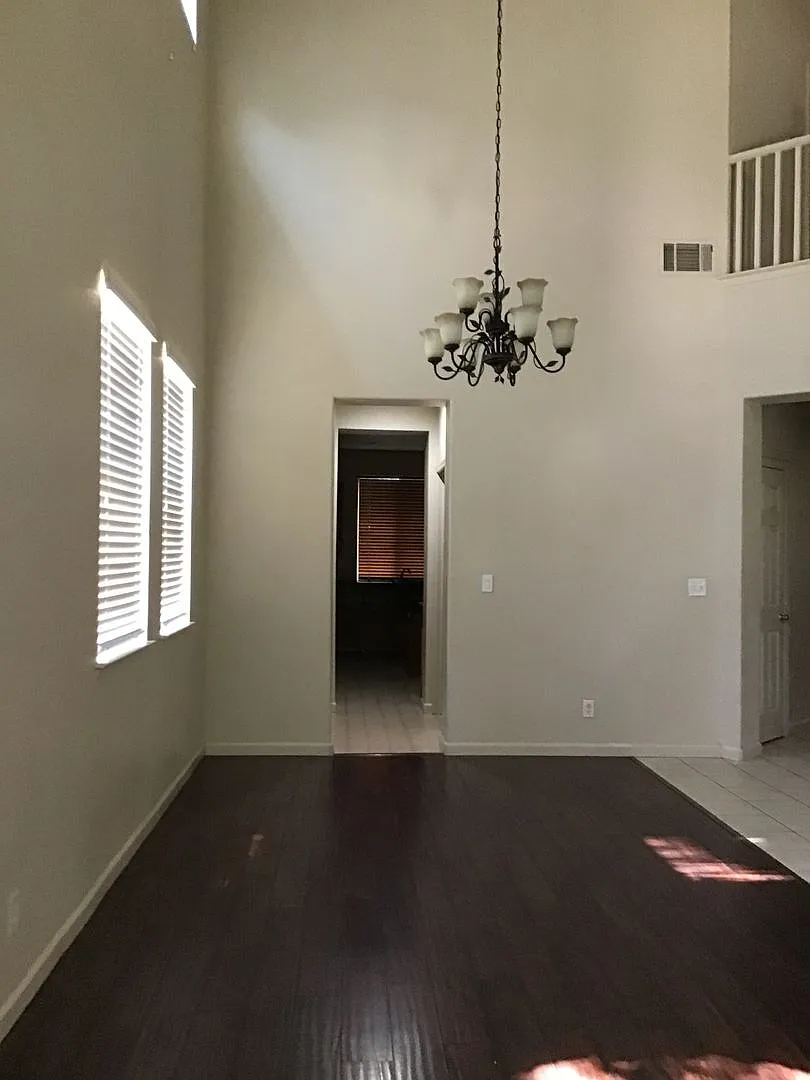 Beautiful 2 Story 4 Bedroom Home — Photo 4