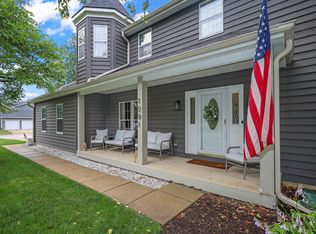 1091 Danforth Dr, Batavia, IL 60510