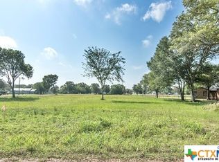 1 E Simons St, Edna, TX 77957