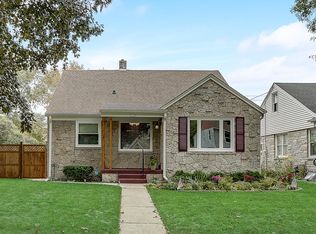 2123 W Kendall Ave, Glendale, WI 53209