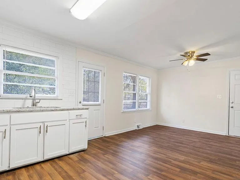 2553 Tredway Dr — Photo 9
