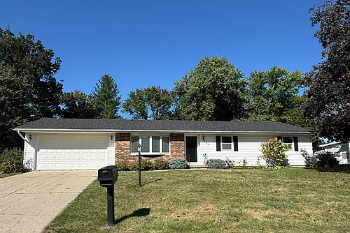 526 Loma Dr Photo 1