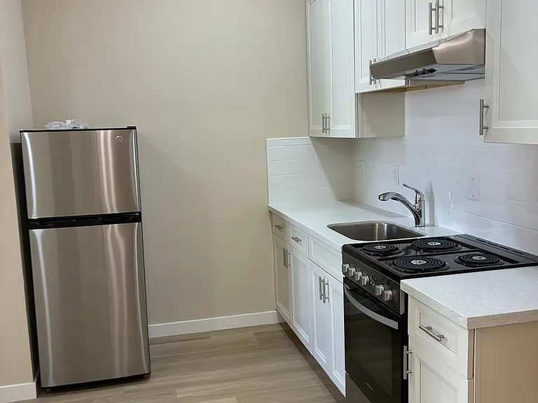 1012 Grant Ave #3B — Photo 1