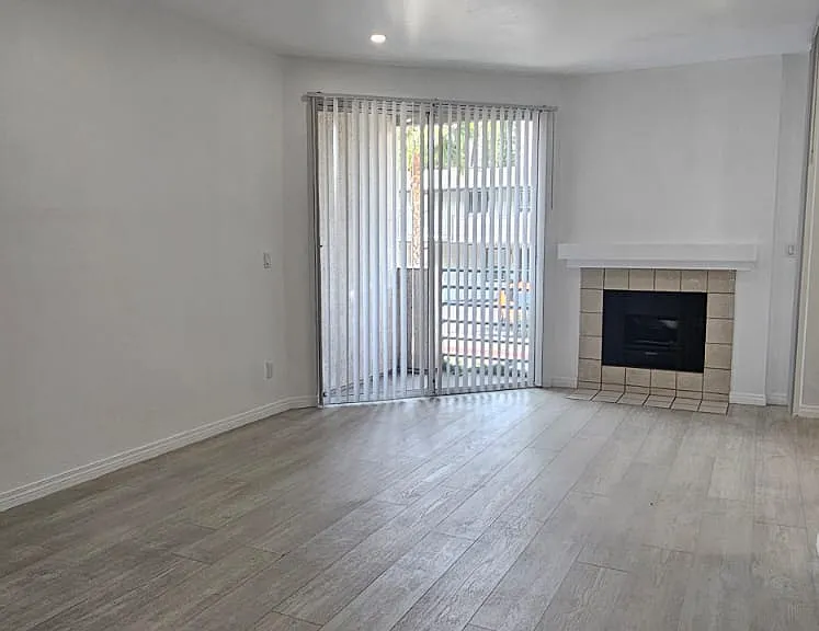 13718 Moorpark St #102X — Photo 13
