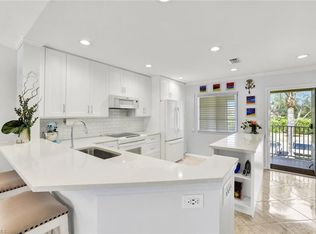 7742 Emerald CIR #V203, NAPLES, FL 34109