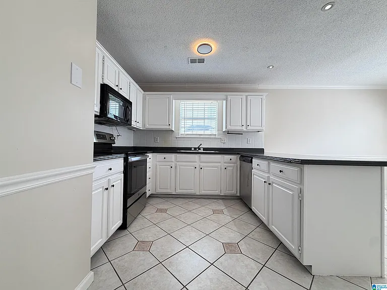 101 Cambridge Pointe Cir — Photo 7
