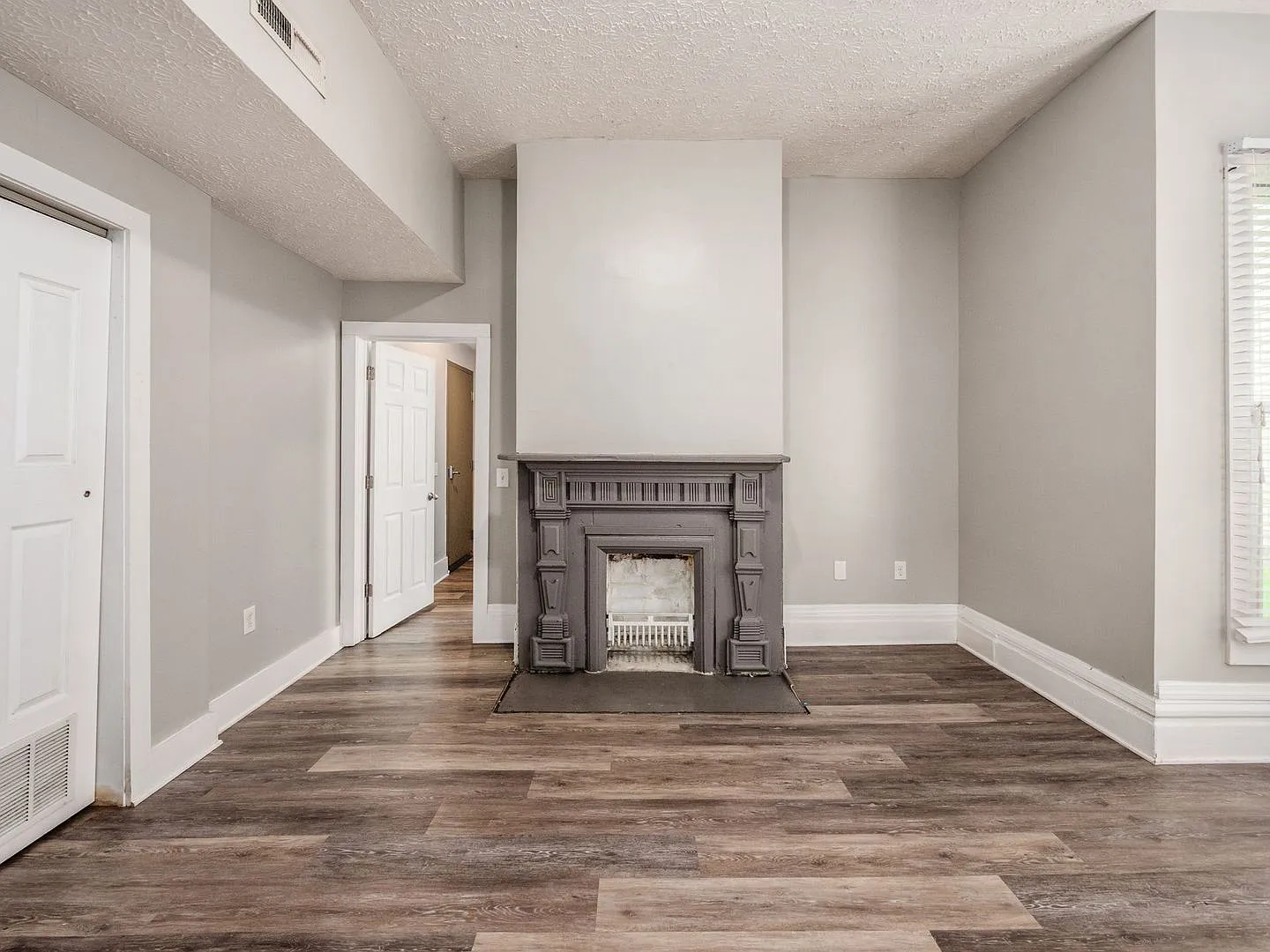 1 bed, 1.0 bath, $1,395 — Photo 3