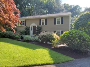 3 Longmeadow Rd, Lincoln, RI 02865