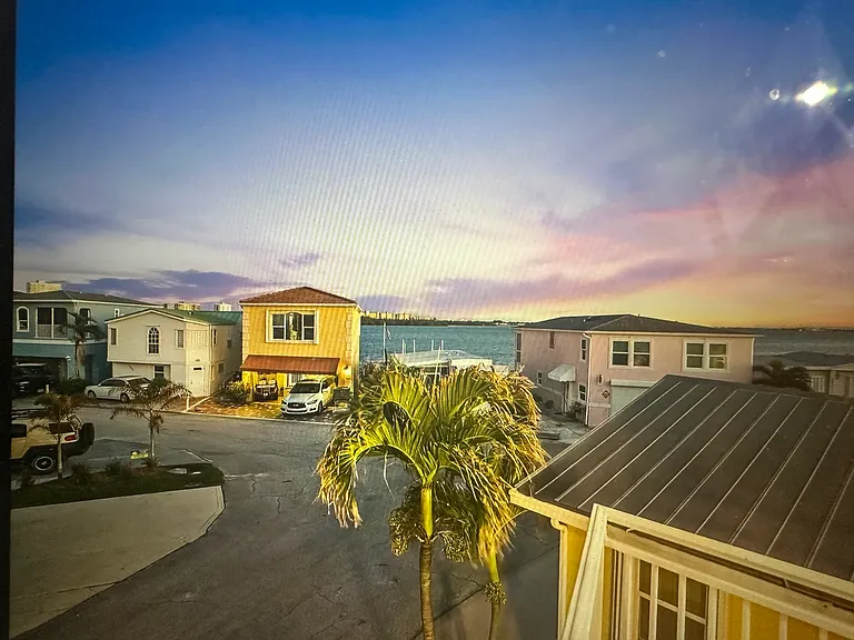 1333 Nettles Blvd — Photo 9
