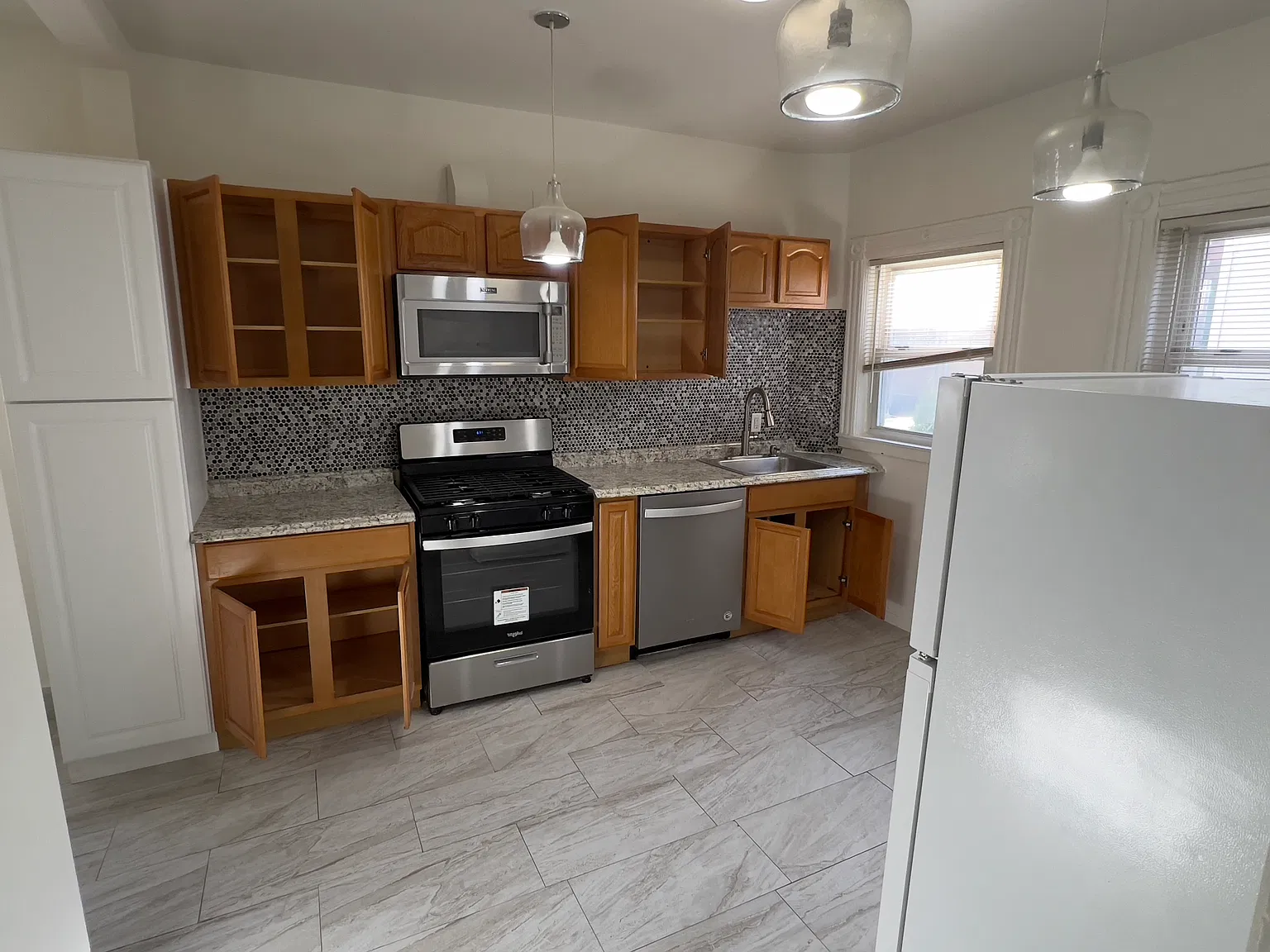 3 bed, $3,400 — Photo 3