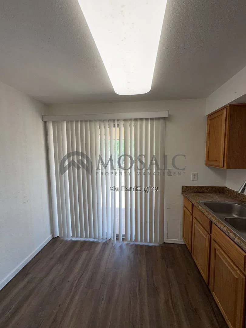 2 bed, 1.0 bath, 690 sqft, $1,150 — Photo 3