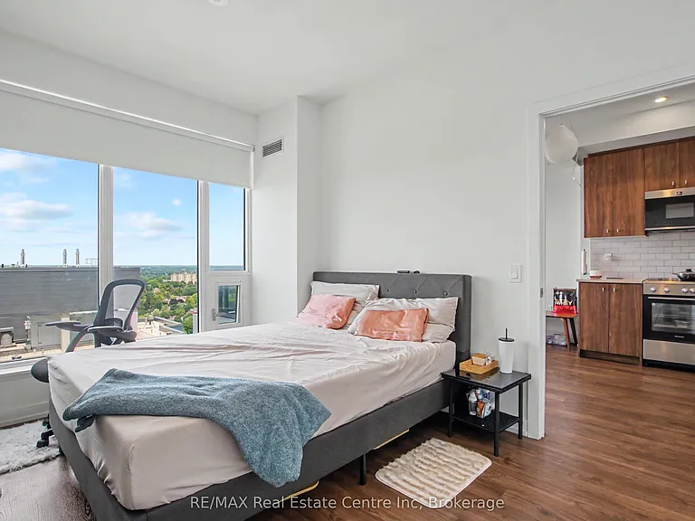 15 Wellington St S #2214 — Photo 20