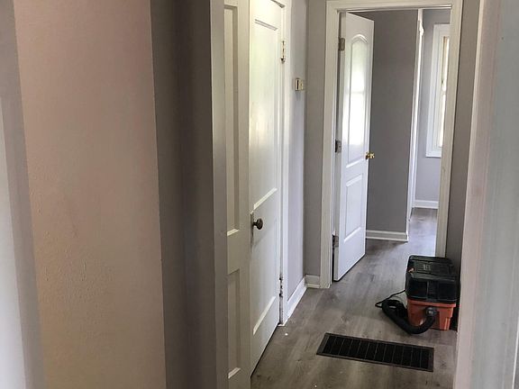 5th image of 144 Elmgrove Ave