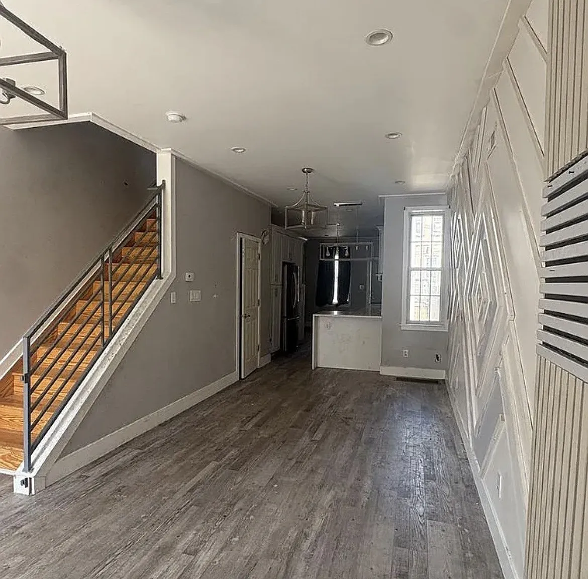 3 bed, 1100 sqft, $1,900 — Photo 4
