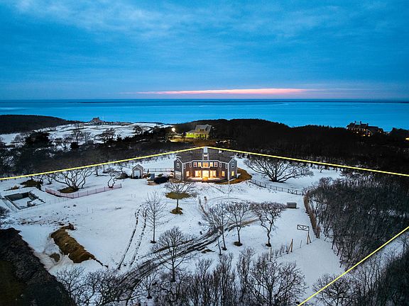 3rd image of 6 Fargo Way