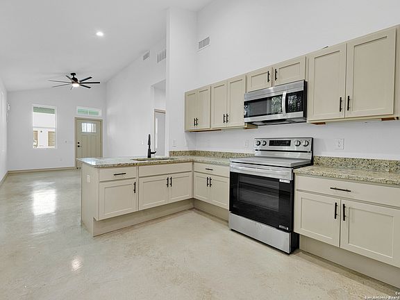 4th image of 302 San Salvador
