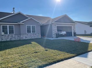 1486 Dearborn Dr, Springfield, IL 62711