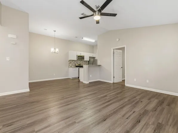 2302 Fuzz Fairway APT B, Austin, TX 78728