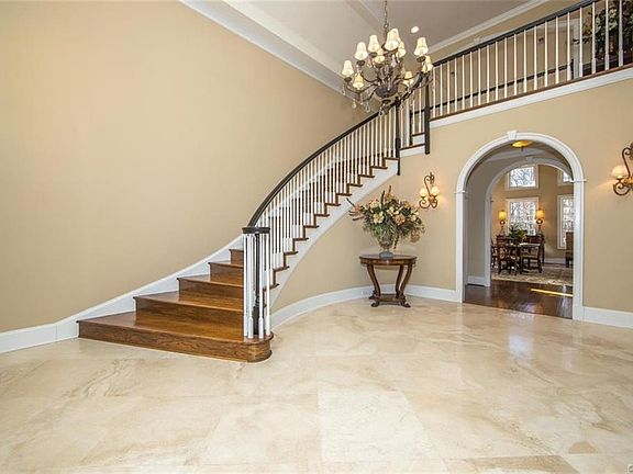 3rd image of 14530 Kenmont Dr