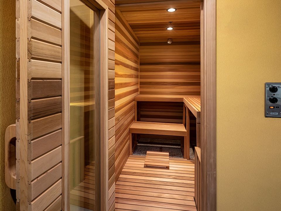 Apartments in Hollywood, CA - Suana Interior summit