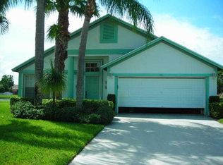 118 Hammocks Ct, Greenacres, FL 33413